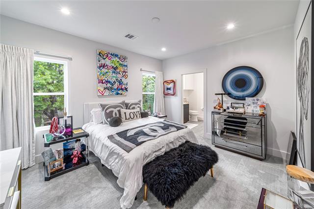 Building Photo - 9753 Mixon Dr