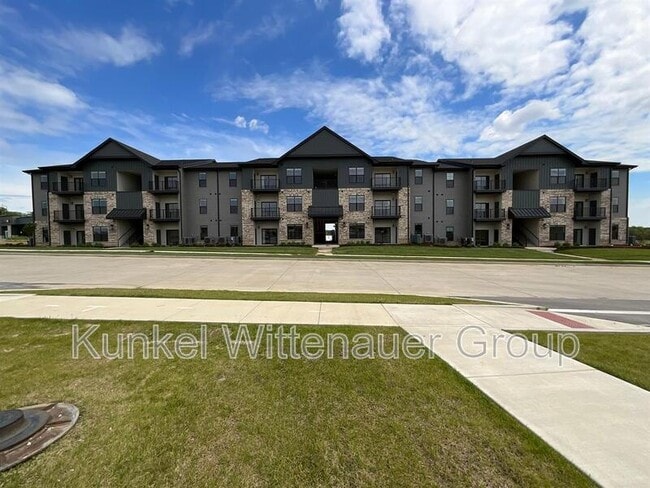 Primary Photo - 94 Magnolia Dr