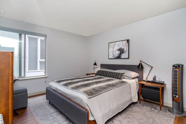 Building Photo - 2145 Dexter Ave N