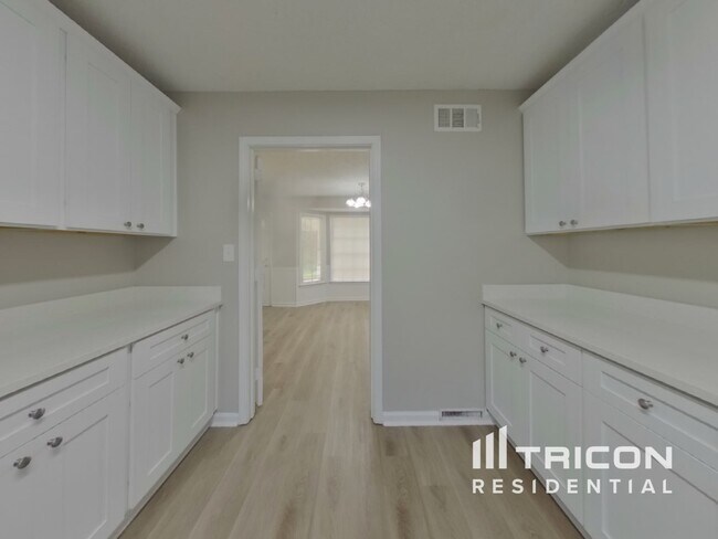 Building Photo - 4539 Riverwood Cir