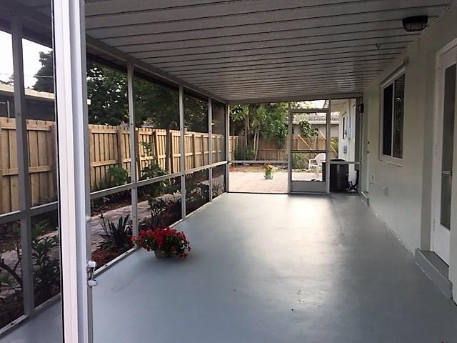 Building Photo - 1575 NE 47th St