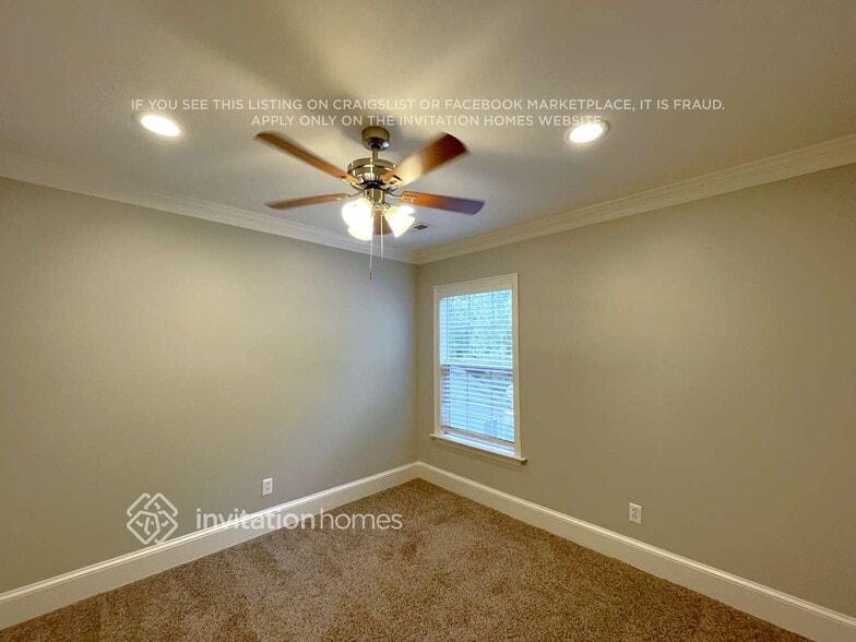 Building Photo - 4702 Sedgelane Dr