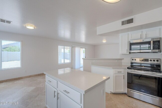 Building Photo - 8844 W Christopher Michael Ln