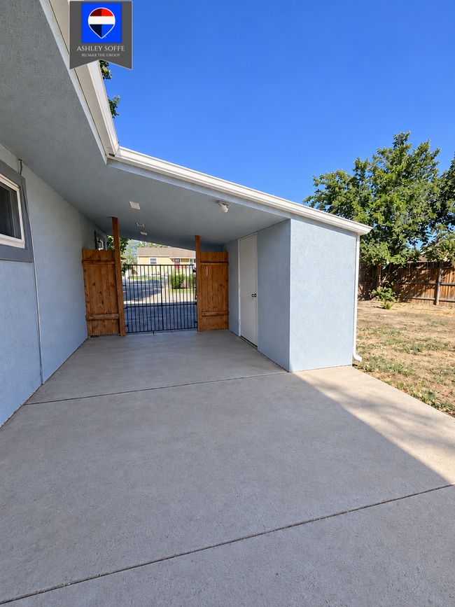 Building Photo - 1261 Derington Ave