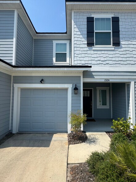 Building Photo - 13124 Annie’s Walk Dr