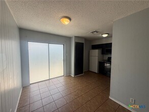 Building Photo - 106 Cockerham St