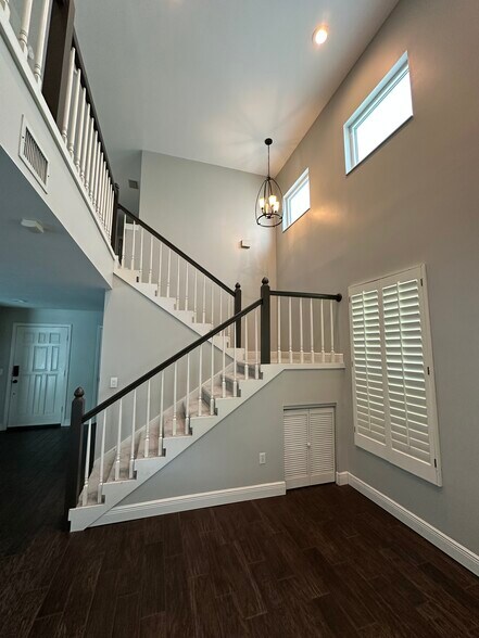 Dining Room - 3403 W Granada St
