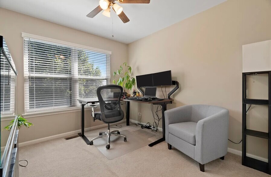 Building Photo - 1247 Waverly Dr