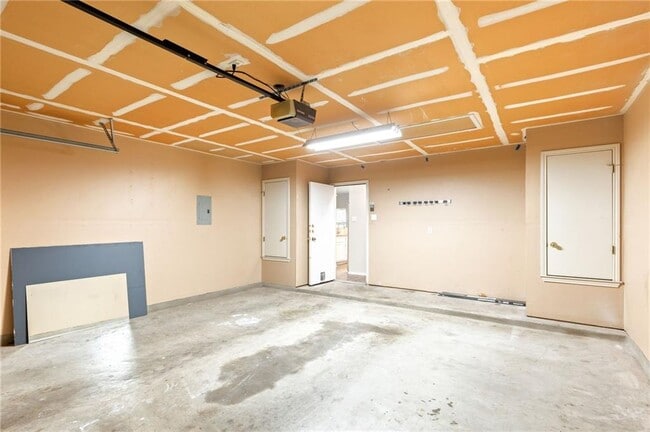 Building Photo - 9417 Bradner Dr