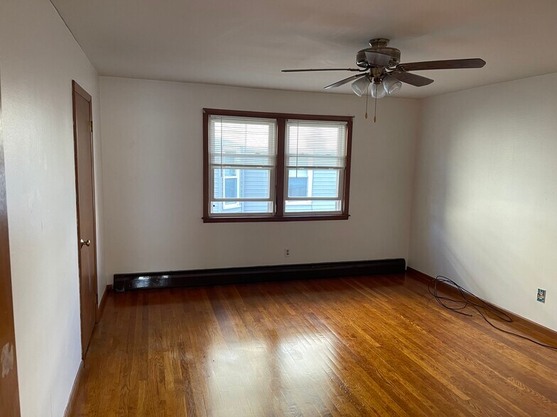 Building Photo - 100 Pilgrim Ave