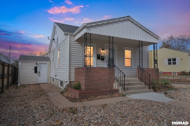 Building Photo - 4325 S Cherokee St