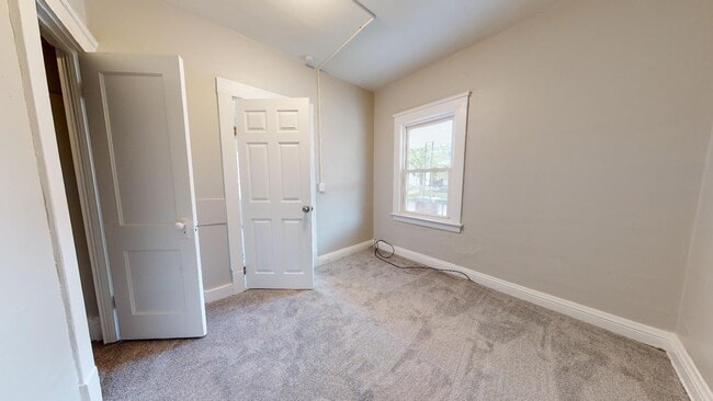 Building Photo - Old Brooklyn - 4 Bedroom Single Family Home