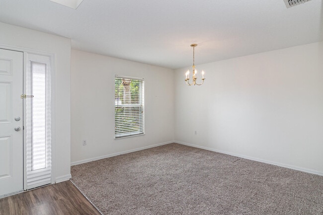 Building Photo - 1611 Sawgrass Dr SW