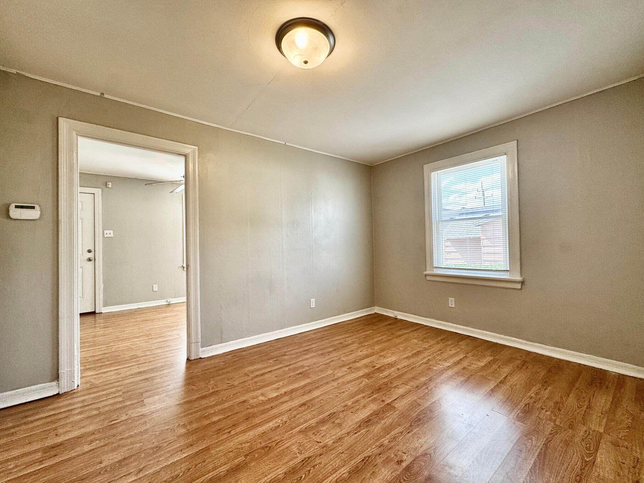 Building Photo - 9760 Clyde Ave