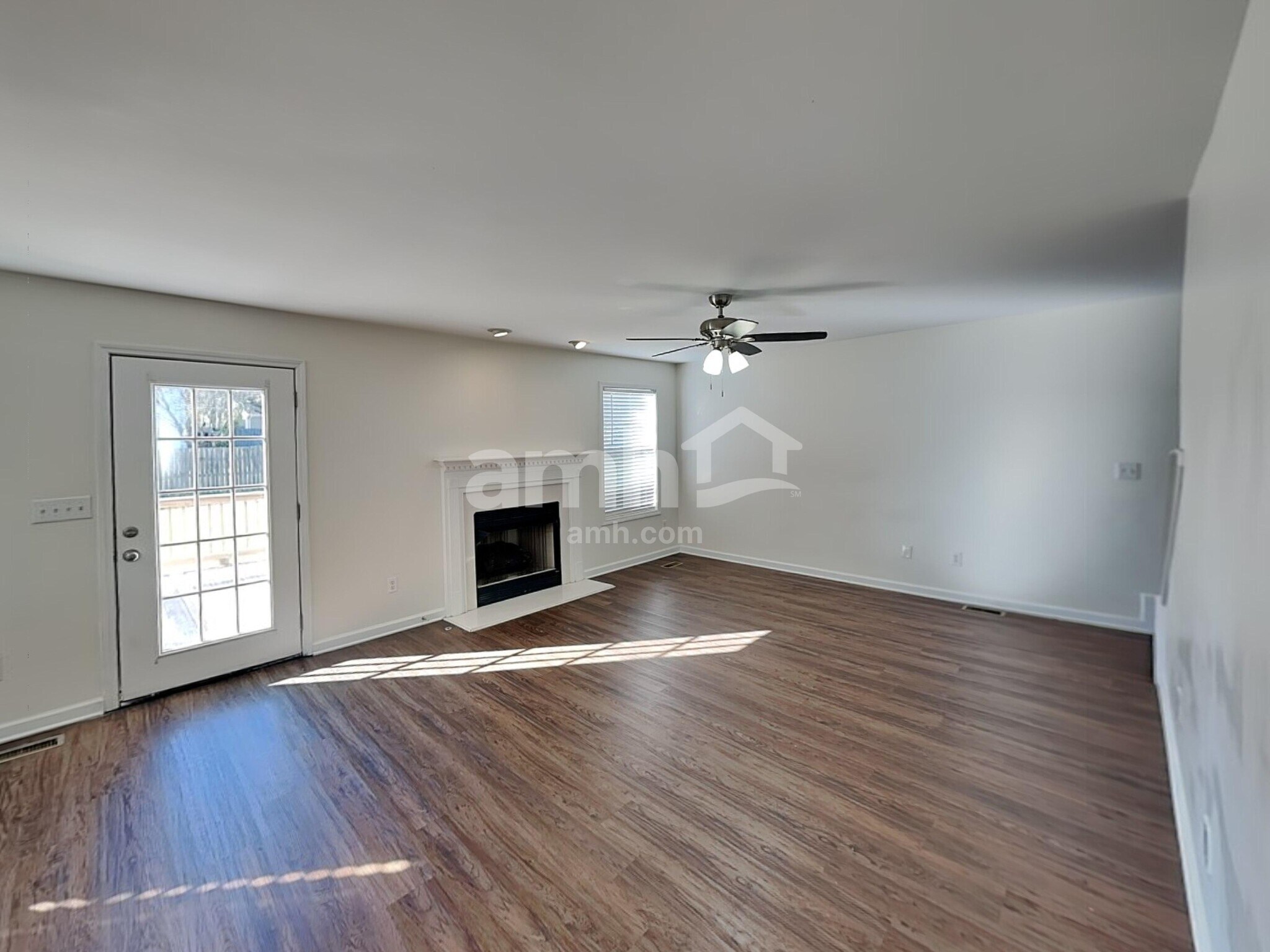 Building Photo - 204 Bates Ct