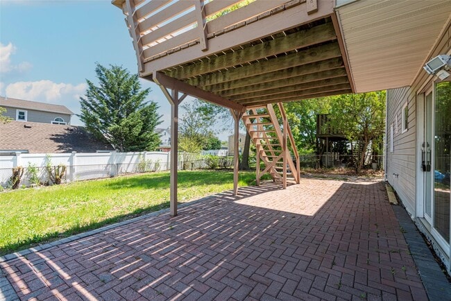 Building Photo - 2515 S Seamans Neck Rd