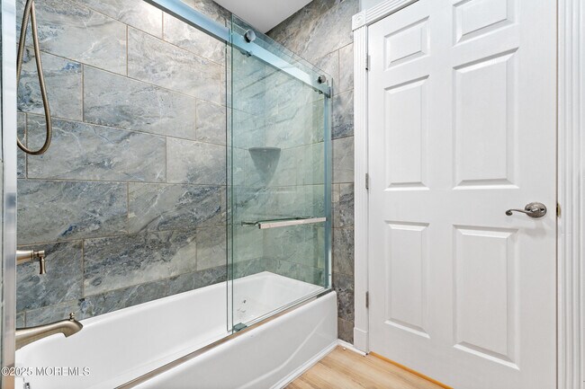 Building Photo - 3456 E Thistle Ave