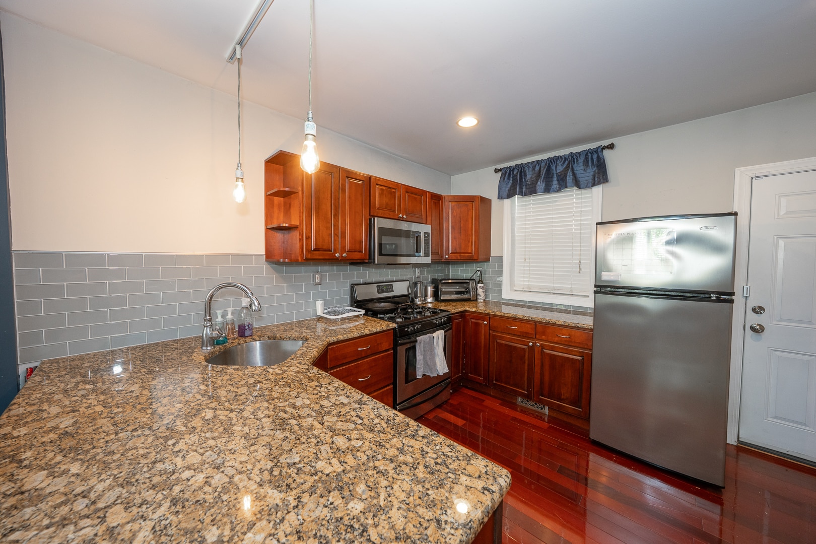 Building Photo - 2747 Harper St