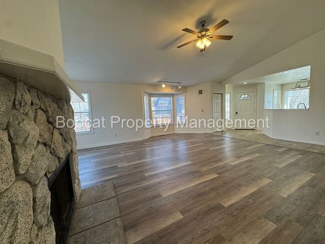 Building Photo - 326 Sandalwood Dr