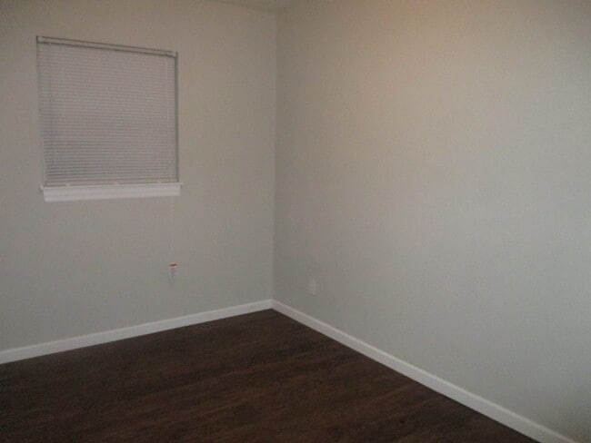 Building Photo - 3 Bedroom home in Sherwood Forest - VOUCHE...