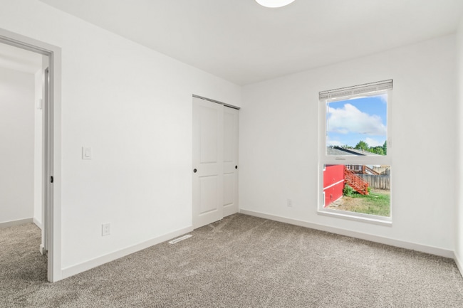 Building Photo - 1618 Banyan Dr
