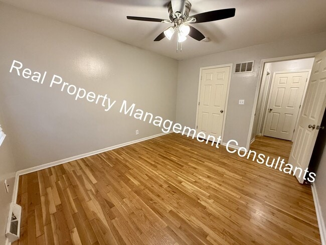 Building Photo - 1 Bedroom in Westport