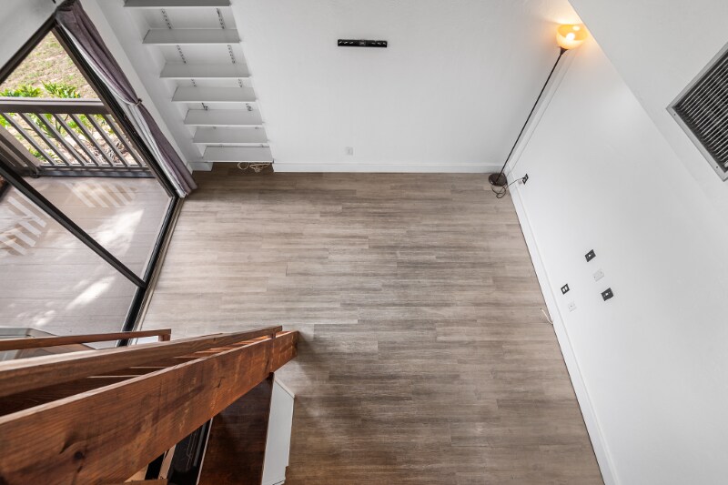 Building Photo - 2036 Corner Lake Dr