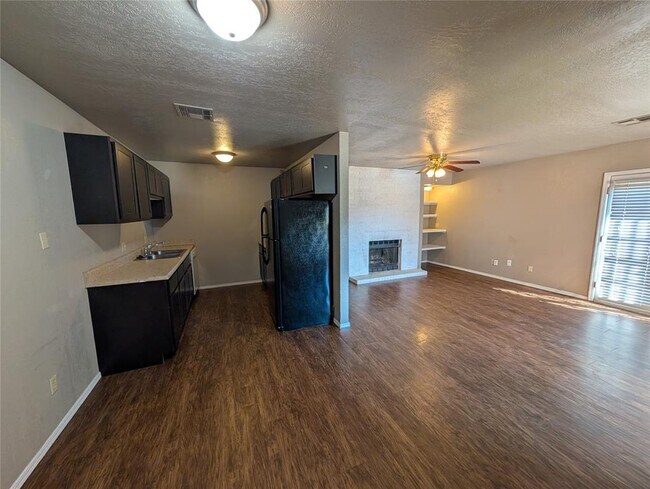 Building Photo - 1411 Concord Dr