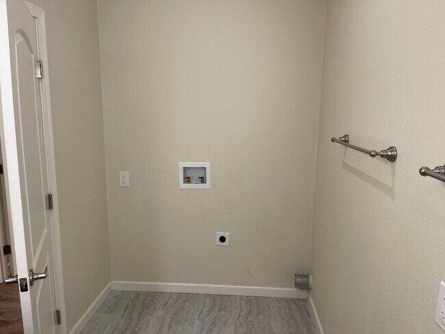 Building Photo - Three bedroom home with upgrades in Forestville!
