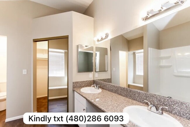 Building Photo - 3158 High View Dr