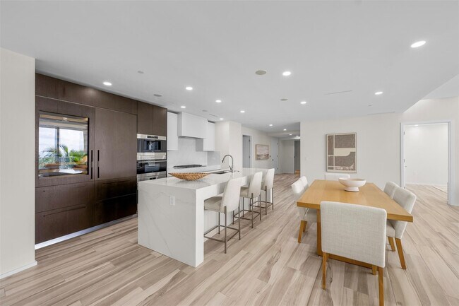 Building Photo - 2200 N Ocean Blvd