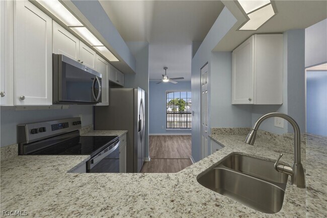 Building Photo - 876 Gulf Pavillion Dr