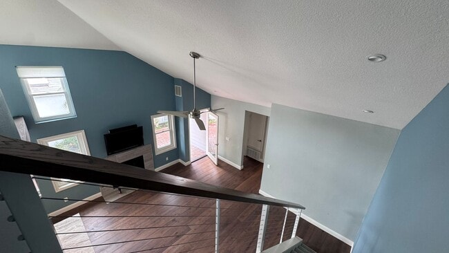 Building Photo - Upgraded 2 bedroom with bonus room