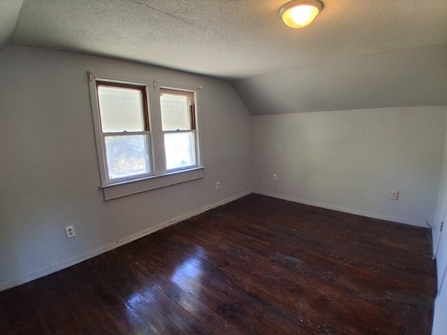 Building Photo - 409 Ave A