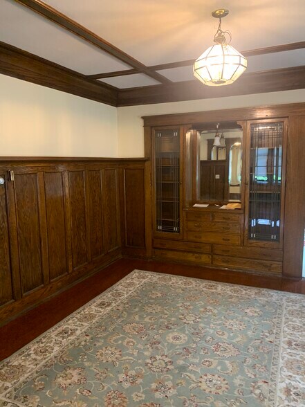 Building Photo - 3372 N Oakland Ave