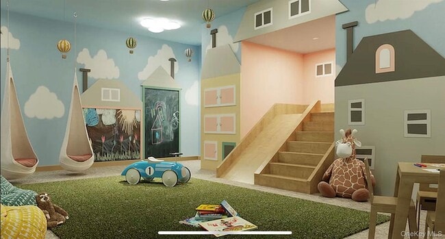 Building Photo - 3 Ct Square W