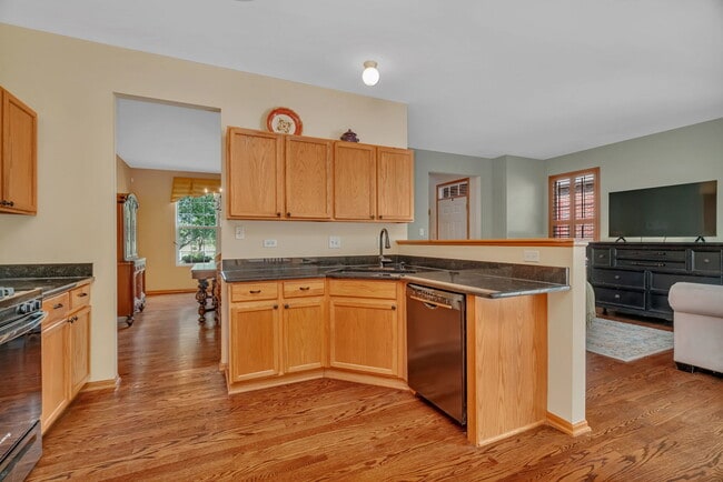 Building Photo - 18568 W Point Dr