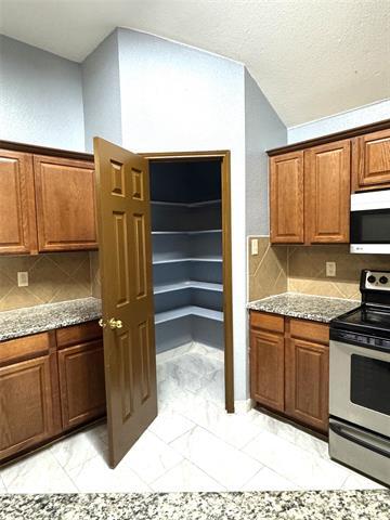 Building Photo - 13624 Kaplan Ct