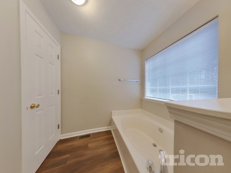 Building Photo - 49 Highlander Way