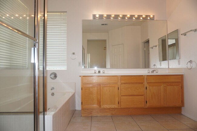 Building Photo - 14752 Eaglehead Mountain Dr