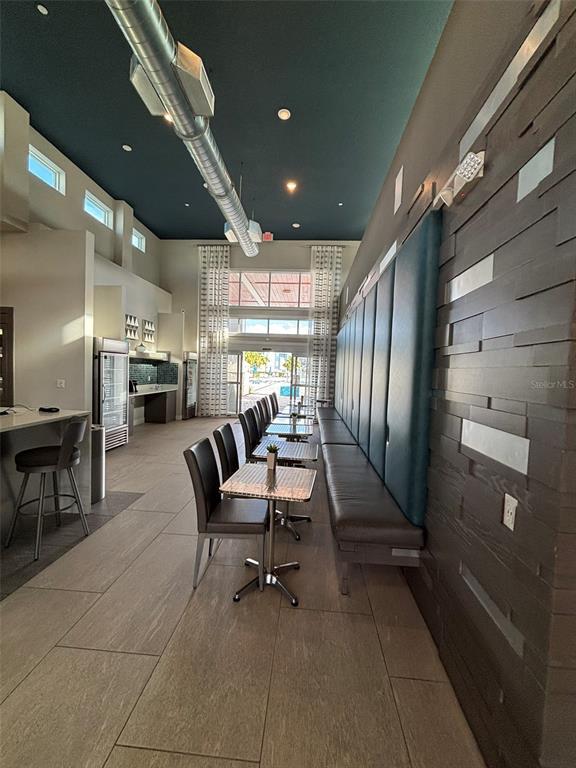 Building Photo - 7740 Sandy Ridge Dr