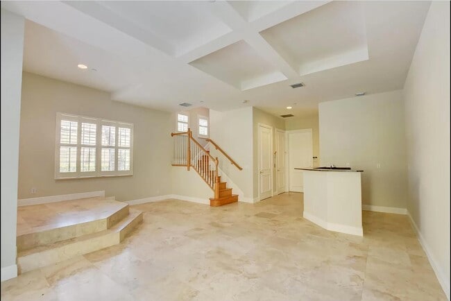 Building Photo - 545 NE 69th Cir