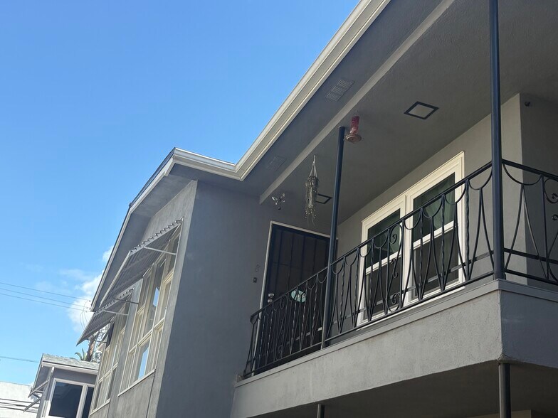 Building Photo - 933 E 1st St