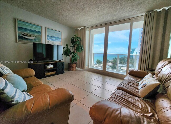 Building Photo - 3505 S Ocean Dr