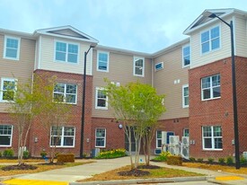 Building Photo - Old Hundred Trace