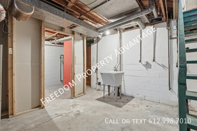 Building Photo - 2238 Lutz St