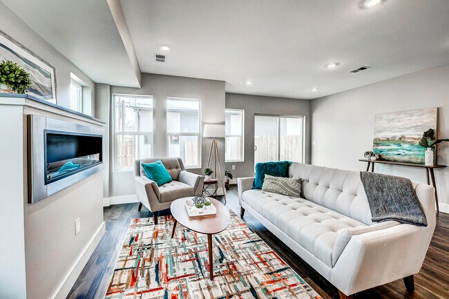 Main Living Area - 2924 S Delaware St