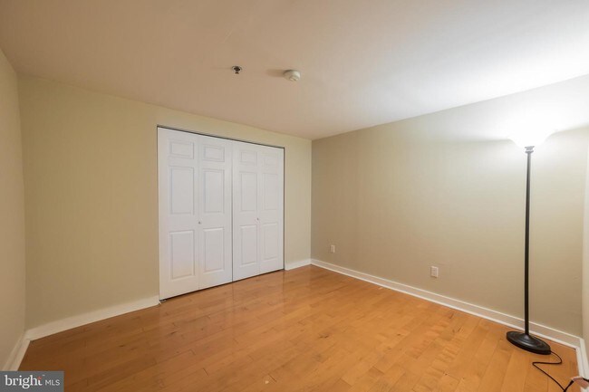 Building Photo - 1010 Arch St