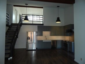 Building Photo - 355 W Deloney Ave