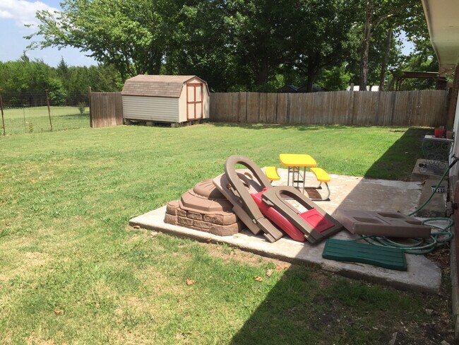 Building Photo - 3409 S Carolina Dr